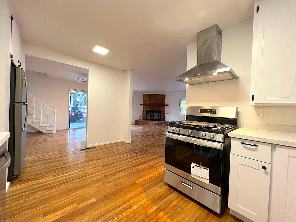 3404 Ottawa Ave