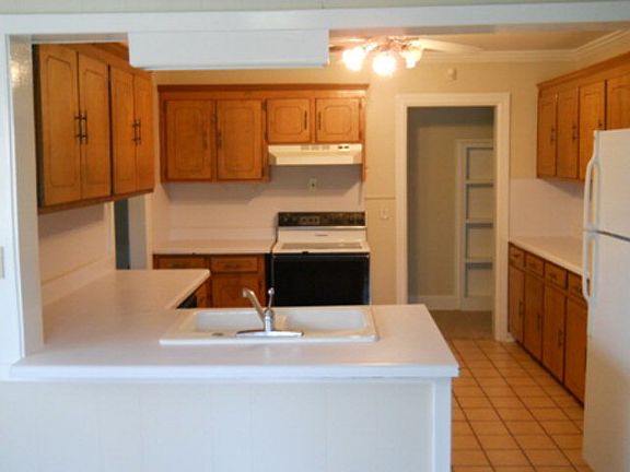 2nd image of 1310 Belleville Ave
