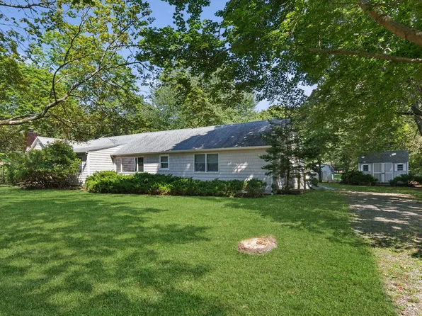 22 Maunakea St, Sag Harbor, NY 11963