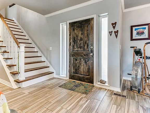 Pictures are of 1440 Side. But they are identical.