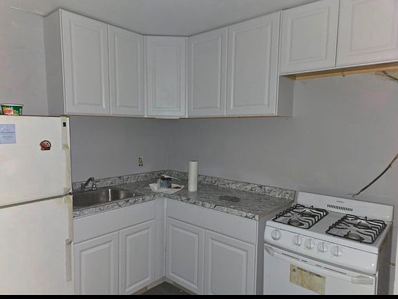 2nd image of 901 Stuyvesant Ave #C2