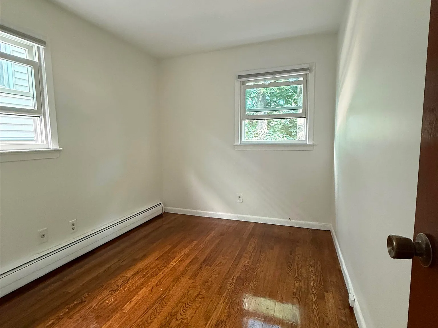 3 bed, 1.0 bath, $2,500 — Photo 4