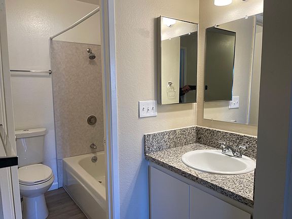 5th image of 1243 Morse Ave #13
