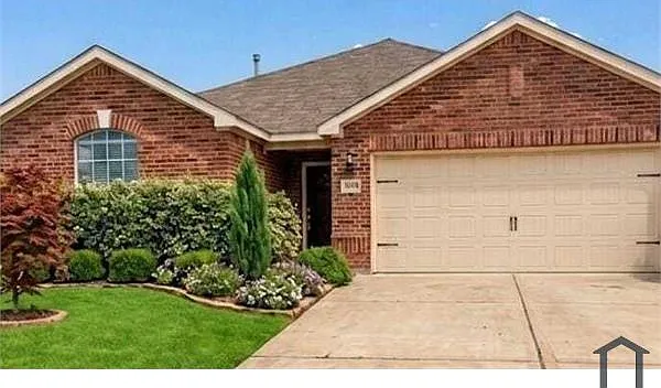 4 bed, 1800 sqft, $2,499 — Photo 1