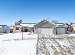 452 Birchwood Ln, Davis Junction, IL 61020