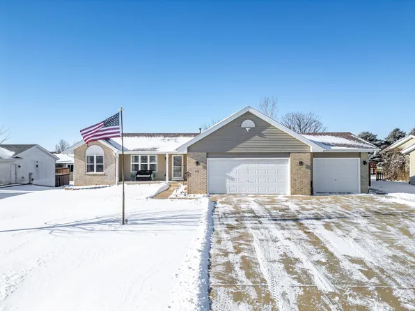 452 Birchwood Ln, Davis Junction, IL 61020