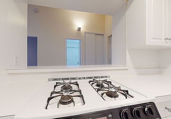 5th image of 1 Astor Pl APT 6V