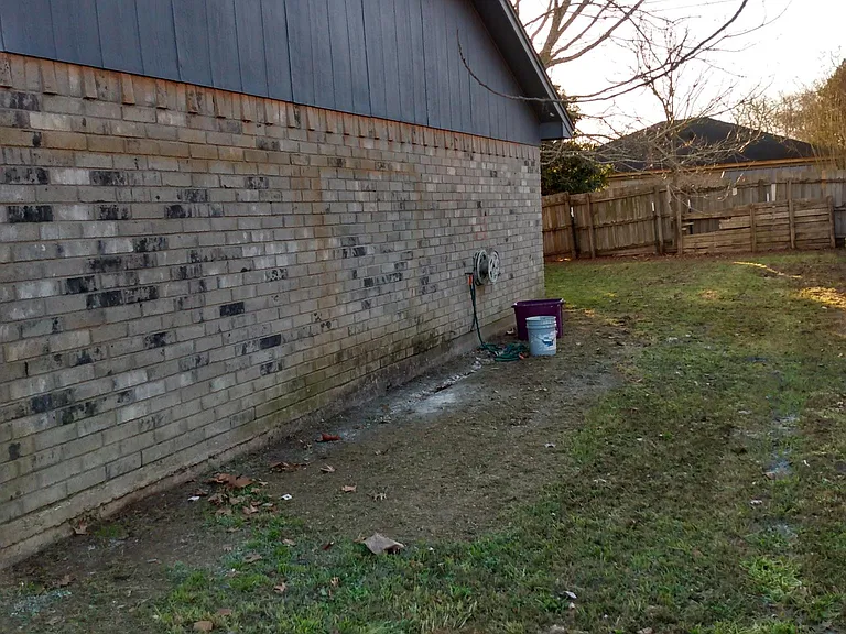 412 Fisher St — Photo 13