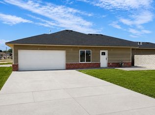 448 S Longbranch Dr, Maize, KS 67101