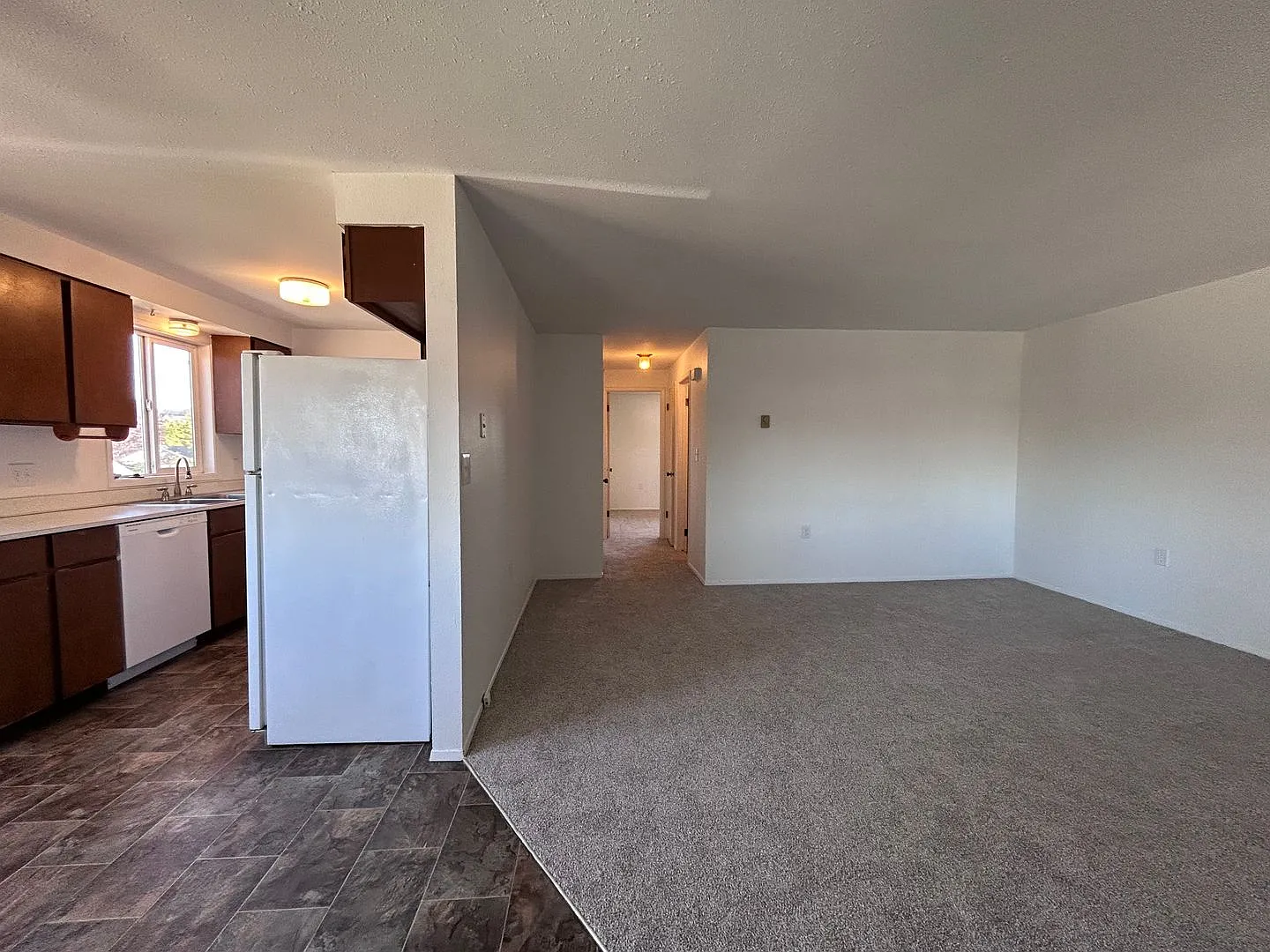2 Bedroom, 1 Bathroom Upper-Level Unit in Bellingham — Photo 2