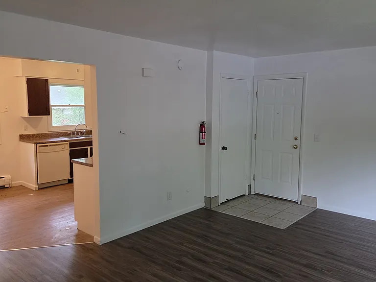 41 Hutchinson St #3 — Photo 9