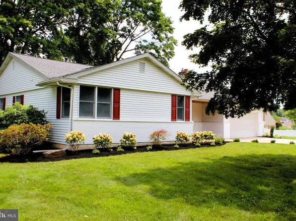2010 Weatherton Dr, Wilmington, DE 19810