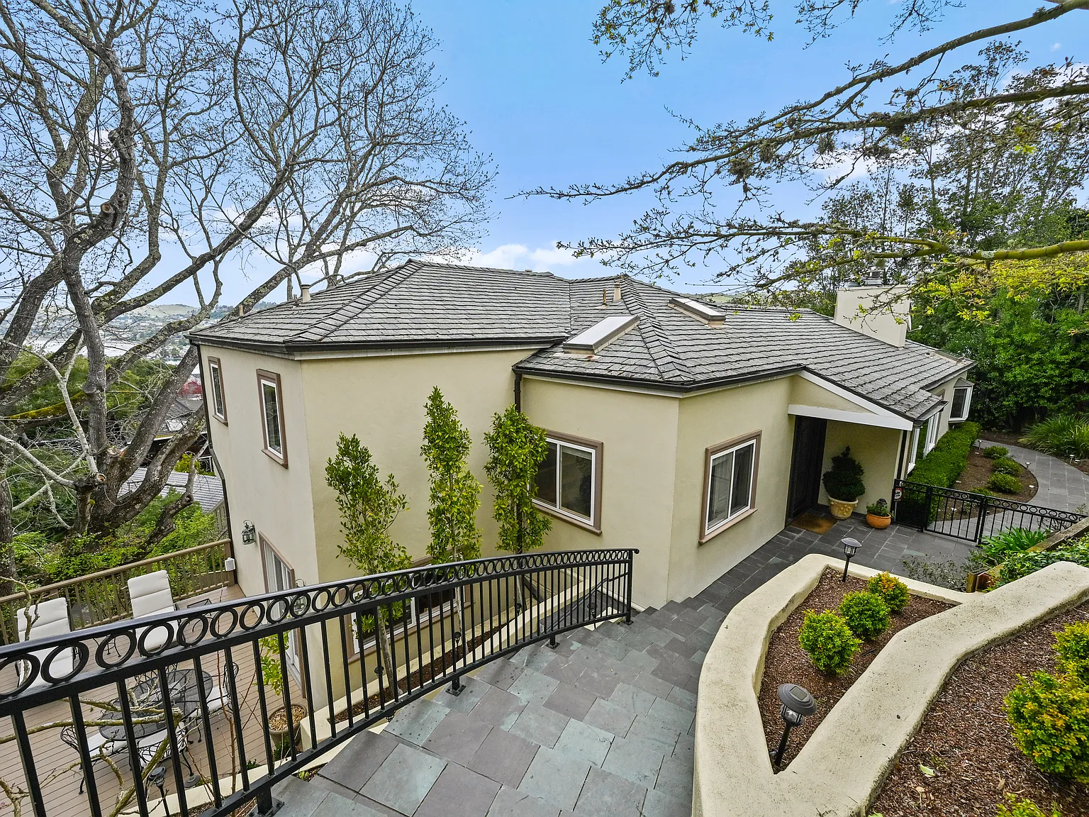 3 bed, 2663 sqft, $10,000 — Photo 1