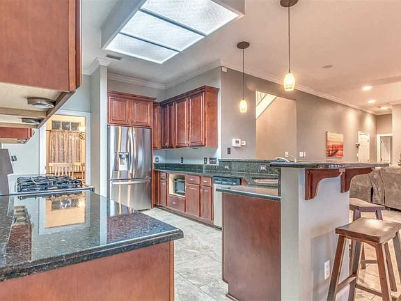 5th image of 1532 Coral Ln