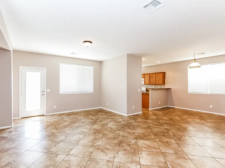 9081 Sheffield Garden Ave — Photo 2