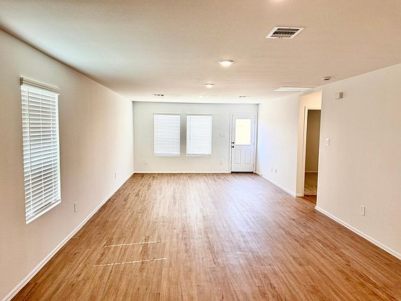 5th image of 546 Brook Terrance Ln