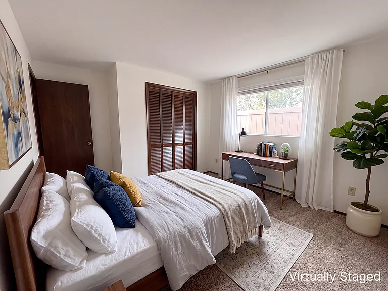489 Estero Ave — Photo 5
