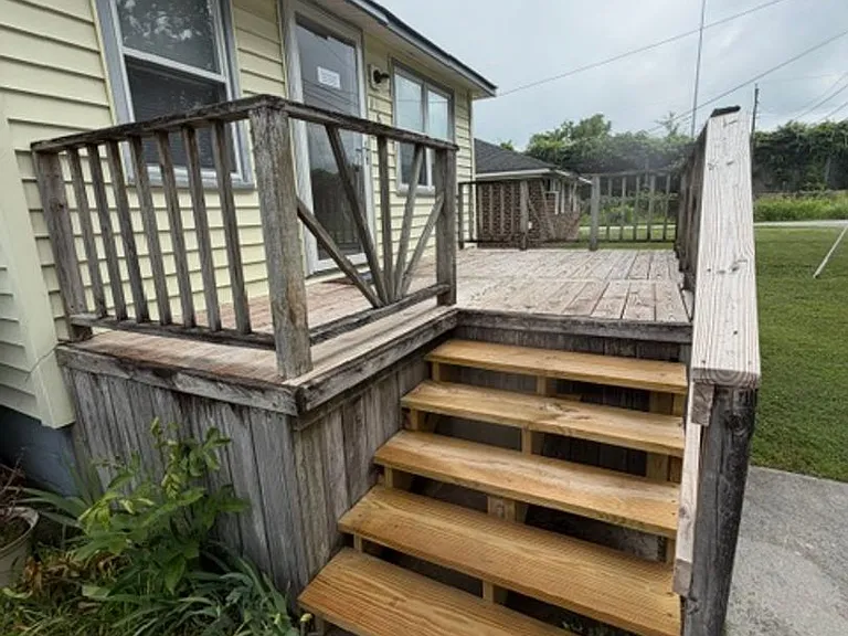 167 Brockwell Ave — Photo 2