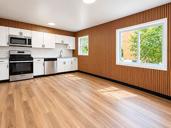 5th image of 147 Schenley Manor Dr