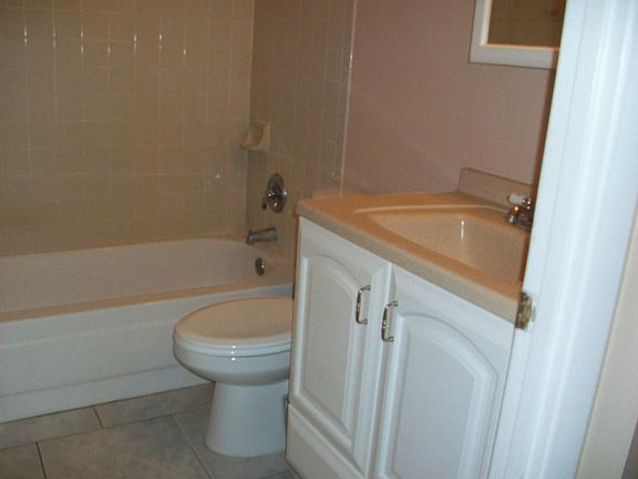 2nd image of 5845 Aurora Ct