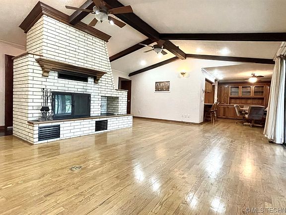 4th image of 1807 Lakeview Dr