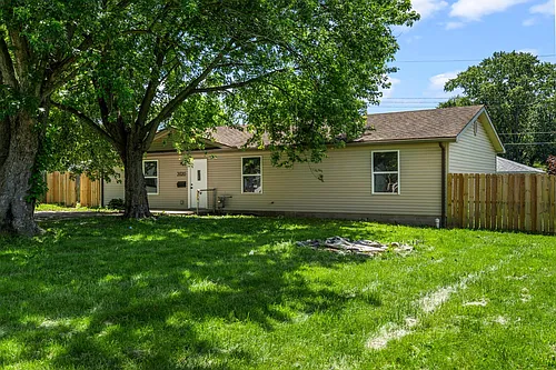 2020 Kildare Ave Photo 1