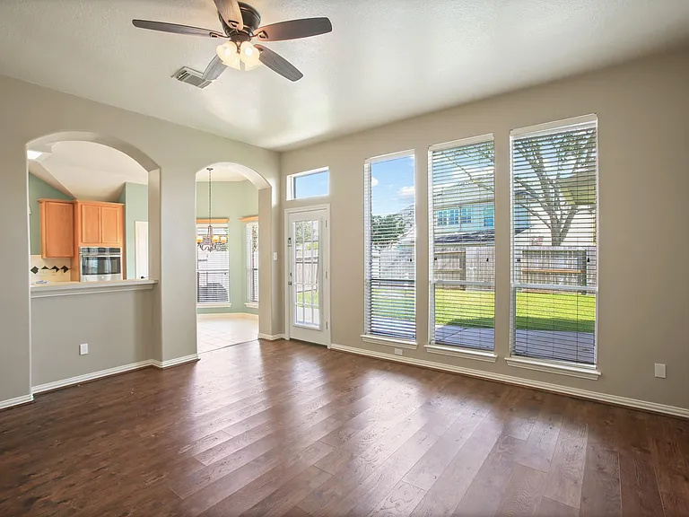 8305 Spinnaker Bay Ln — Photo 5
