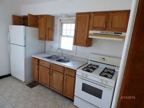 5th image of 1715 S Houston Ave