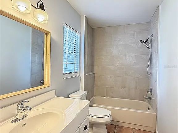 4th image of 9923 Castleton St