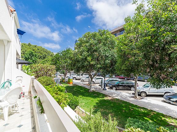 2nd image of 701 Kettner Blvd Unit 19