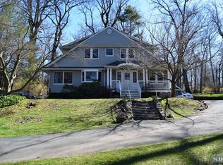 107 Armour Rd, Mahwah, NJ 07430