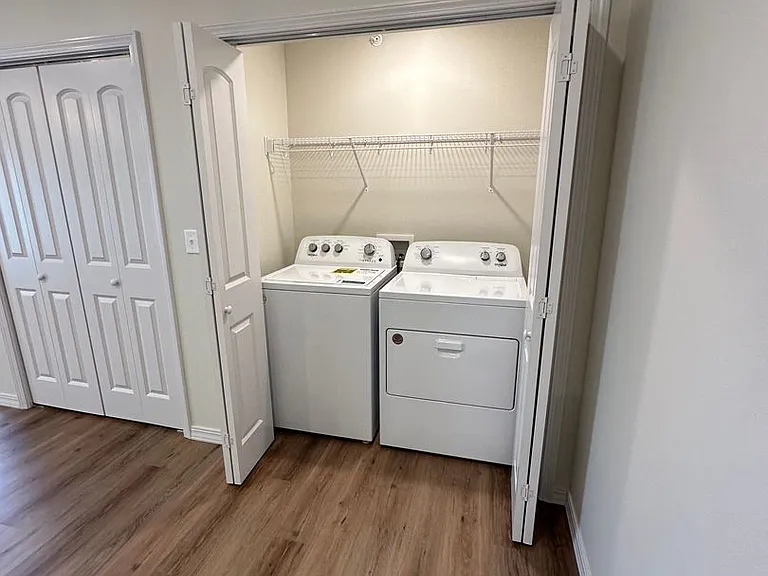 750 Windsor Ct #206 — Photo 11