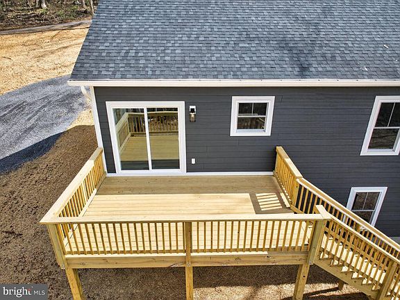 5th image of 105 Old Sawmill Rd