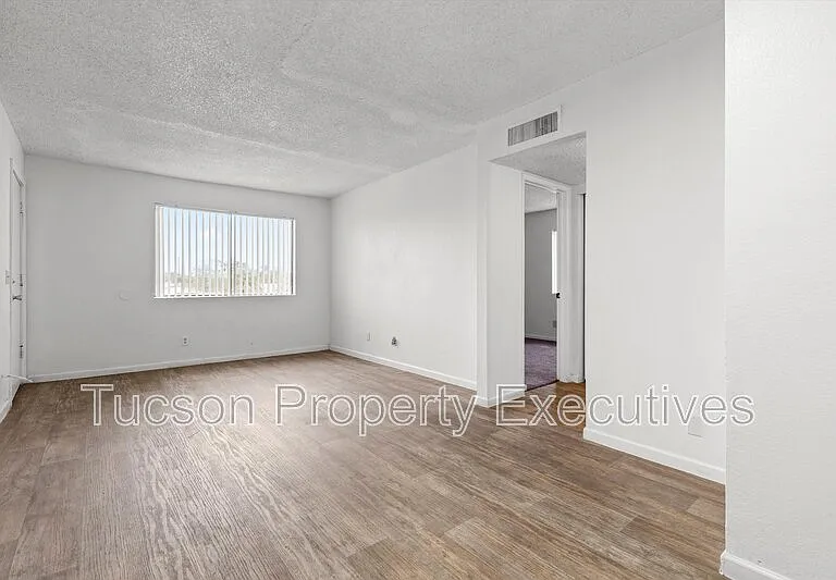 319 E Mohave Rd #206 — Photo 8