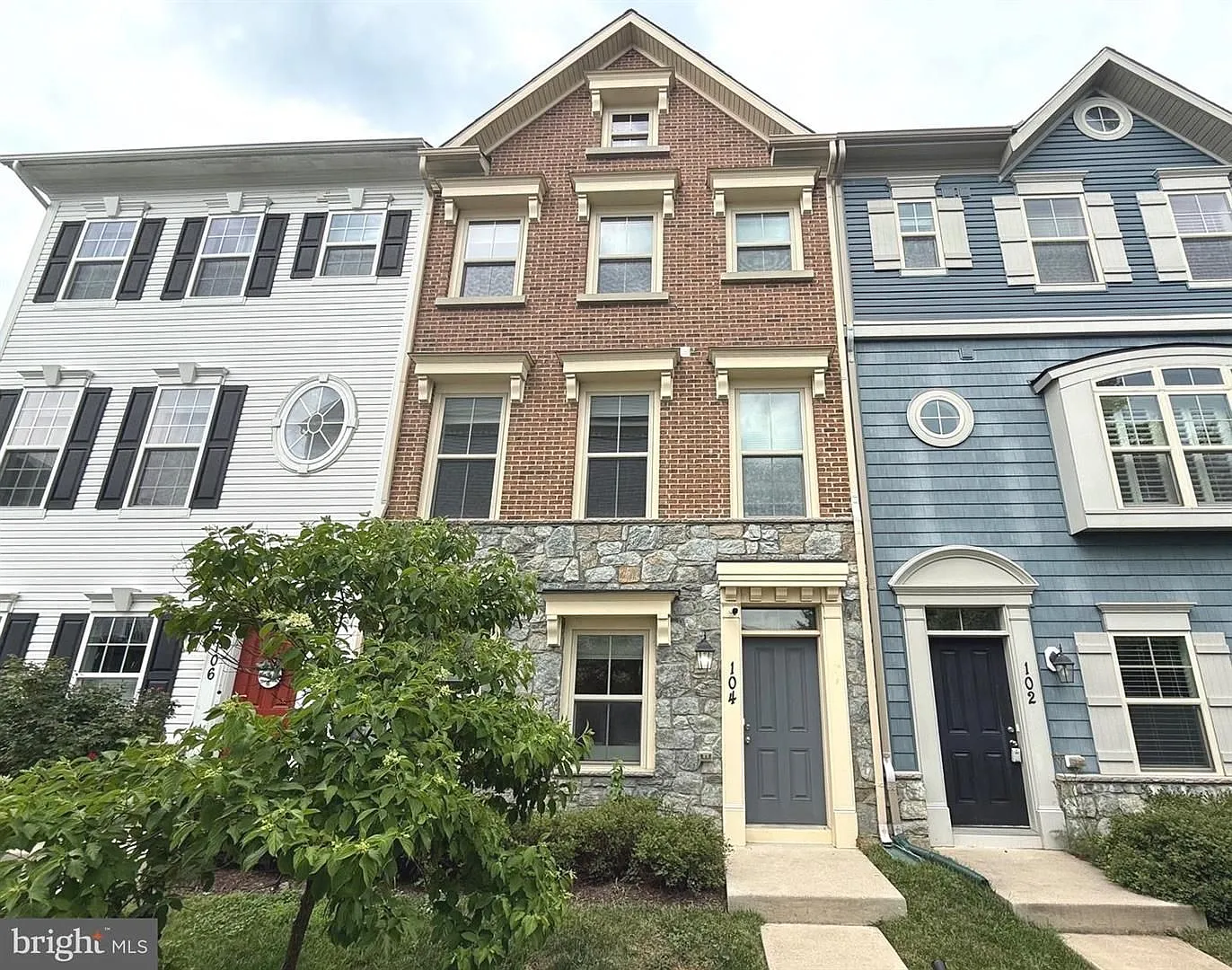 Townhome in Annapolis Gated Community — Photo 1