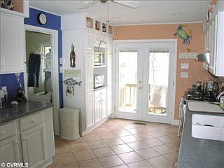 4th image of 1104 Beverly Dr