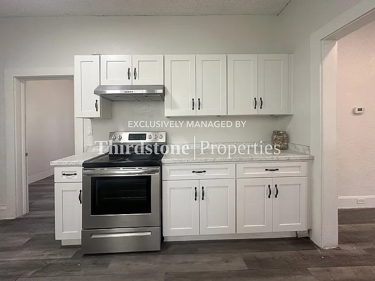 2125 Lambert St — Photo 7