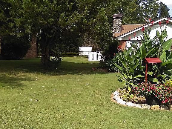 3rd image of 239 Twin Hills Dr