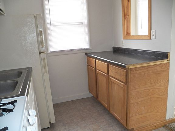 4th image of 2440-2448 11th Ave SE