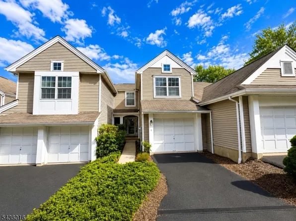 4 Woodmont Dr, Randolph Twp., NJ 07869