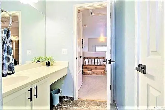 1060 Maltese Ln — Photo 5