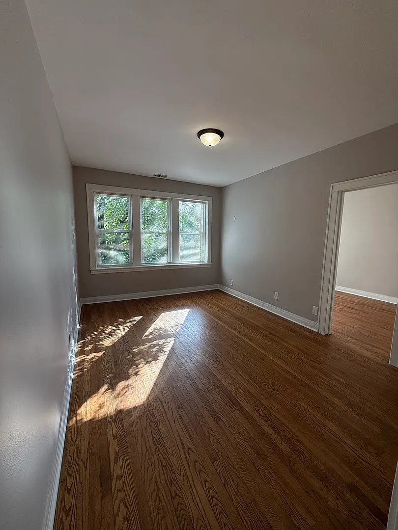 3 bed, 1200 sqft, $1,400 — Photo 3