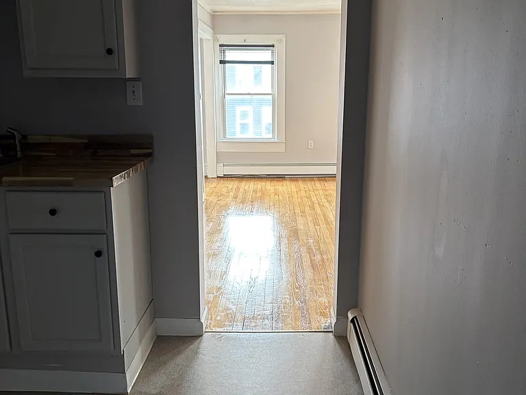 27 Hudson Ave — Photo 24