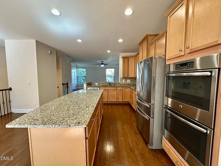 1004 Waymaker Ct — Photo 5