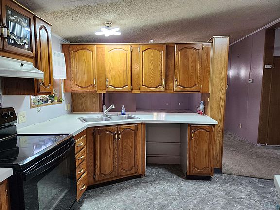 3rd image of 3731 Lakeview Dr