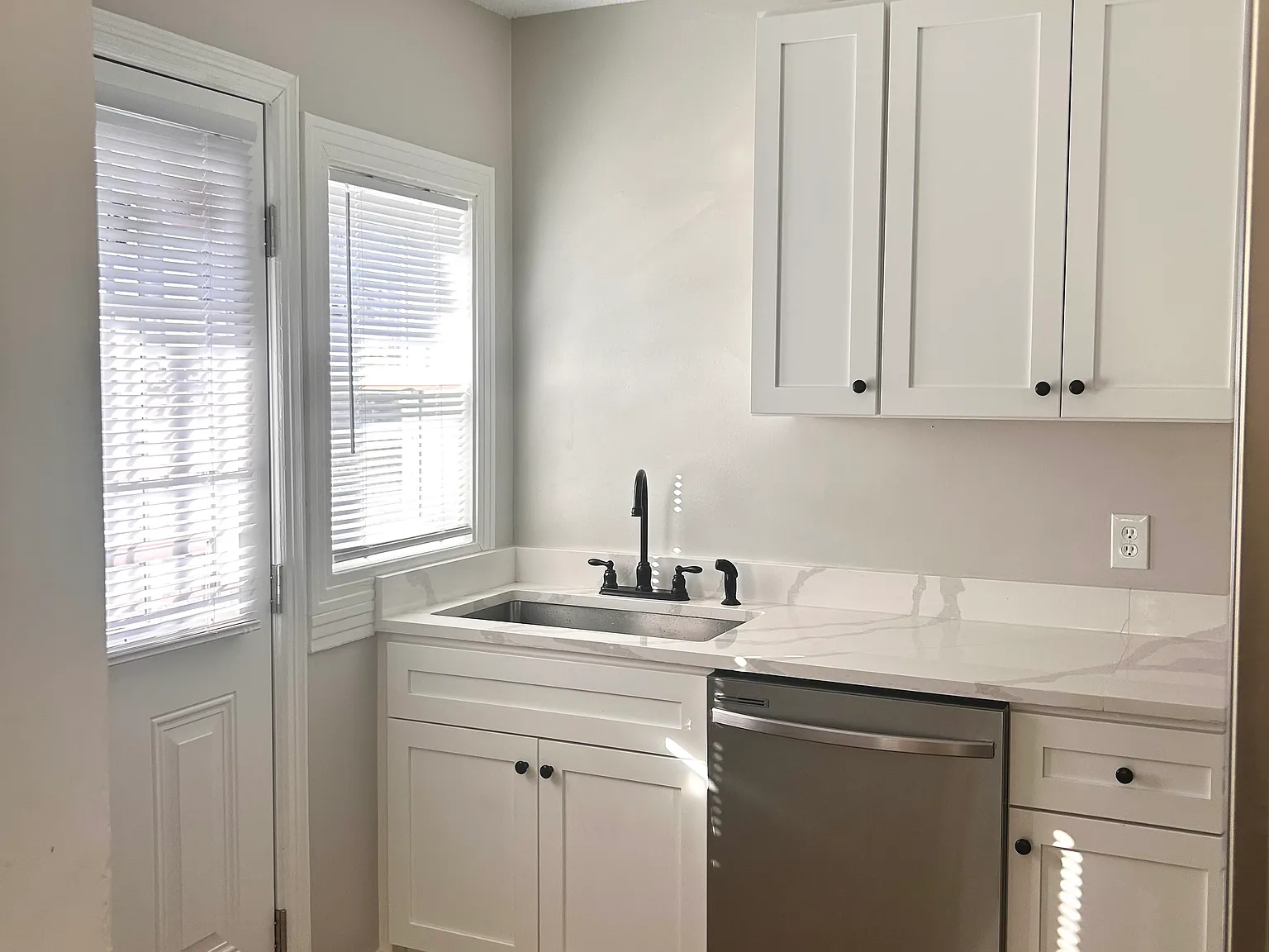 2 bed, 775 sqft, $1,075 — Photo 3