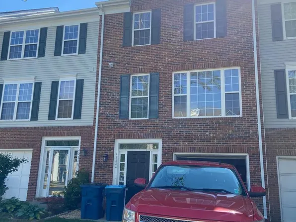 42888 Golf View Dr, Chantilly, VA 20152