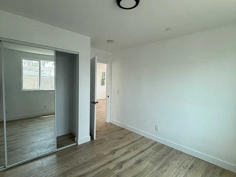 1328 W 87th St #A — Photo 12