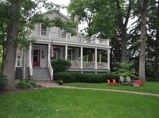 1077 Cherry St, Winnetka, IL 60093