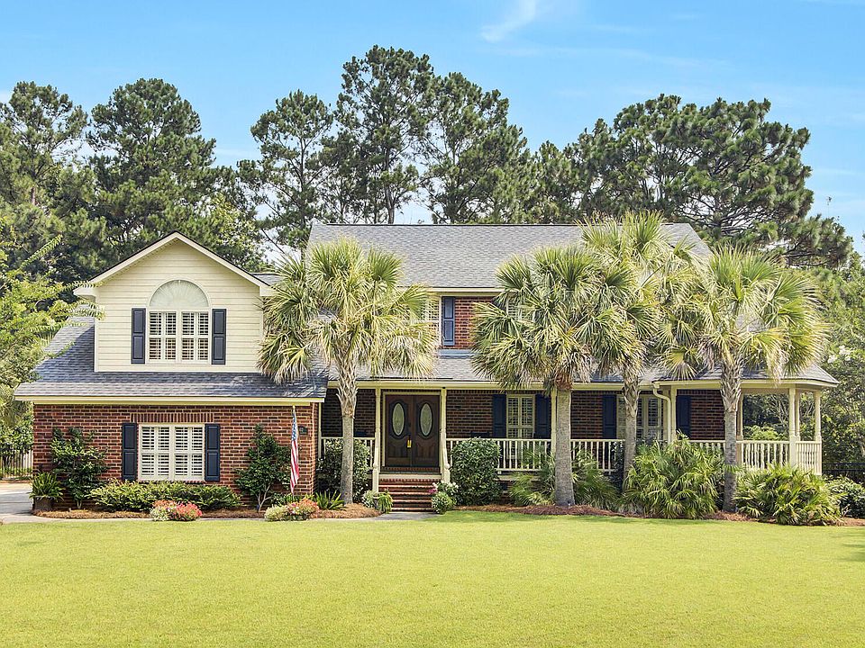 1st image of 102 Castle Harbor Dr